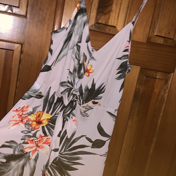 Jumpsuit - Picture 3 of 6